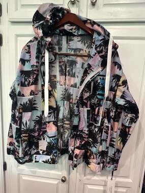 Calvin Klein Performance Palm Tree Print Hooded Windbreaker Jacket Medium
